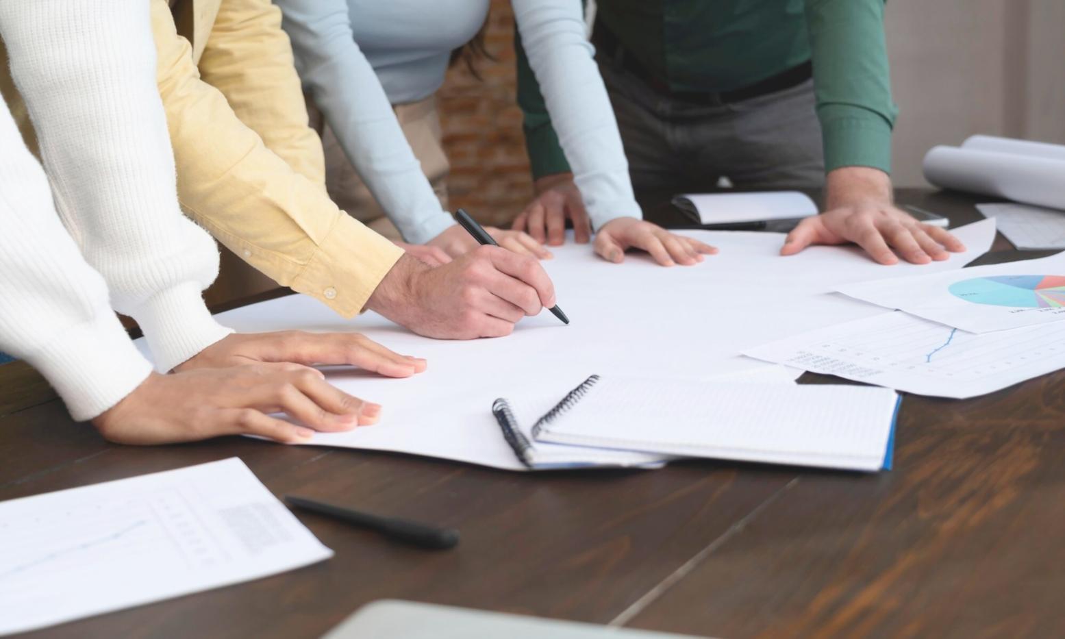 Deep learning training environment with GPU workstations and collaborative workspace